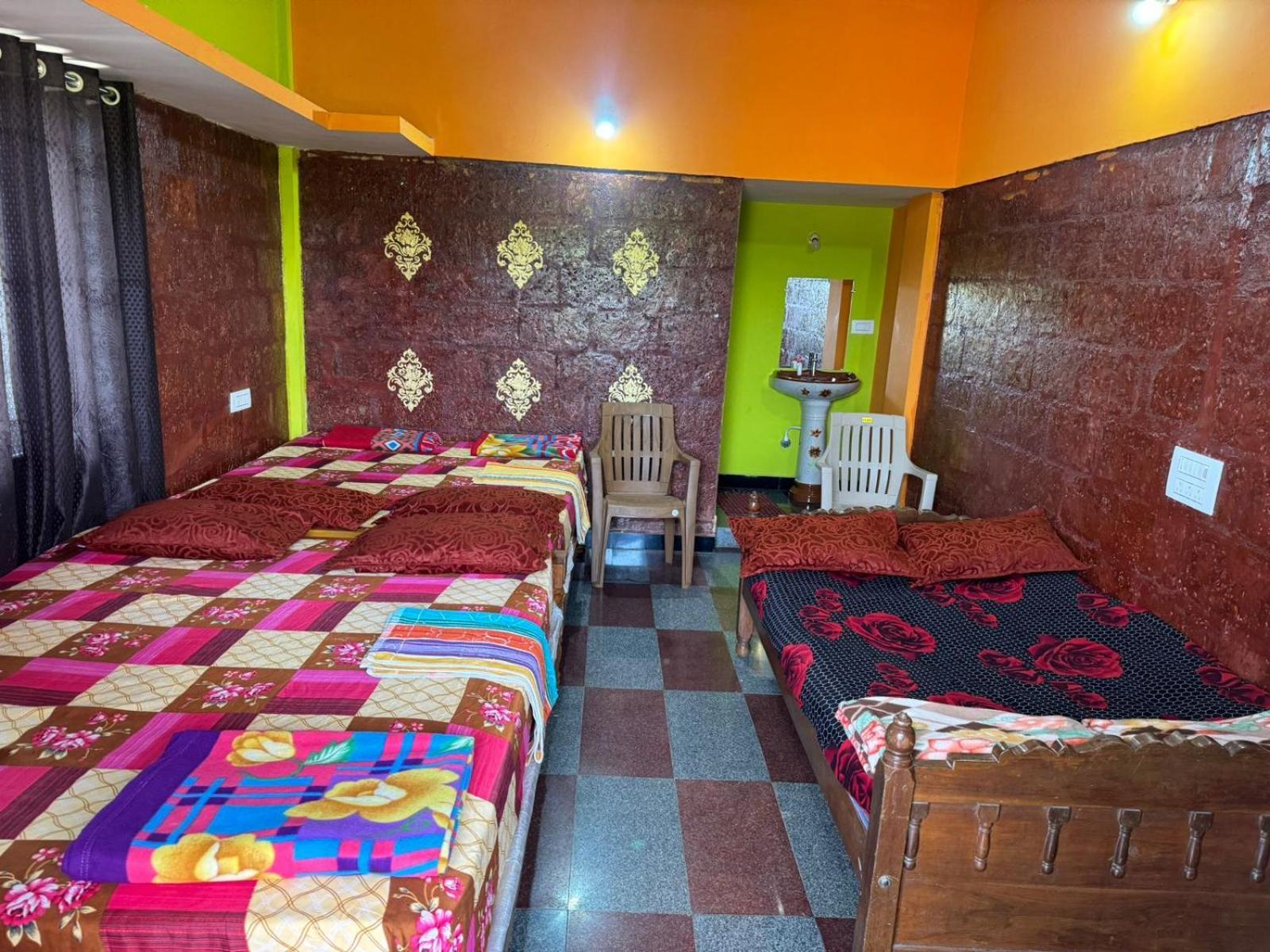 Dandeli Nakadi Home Stay Luaran gambar