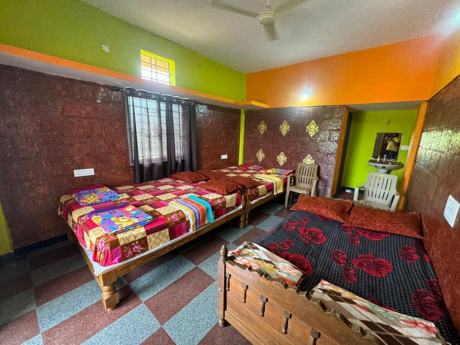Dandeli Nakadi Home Stay Luaran gambar