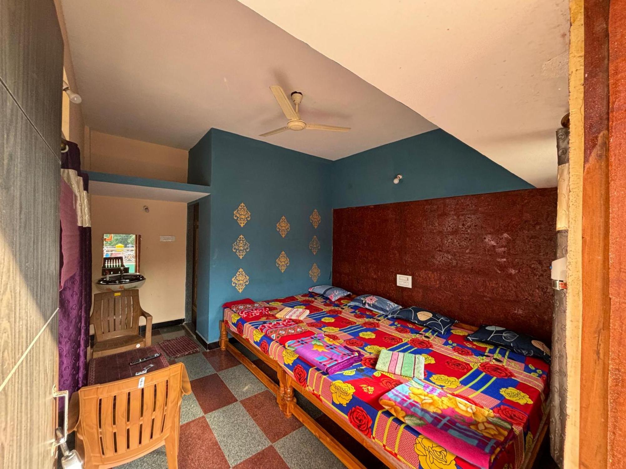 Dandeli Nakadi Home Stay Luaran gambar