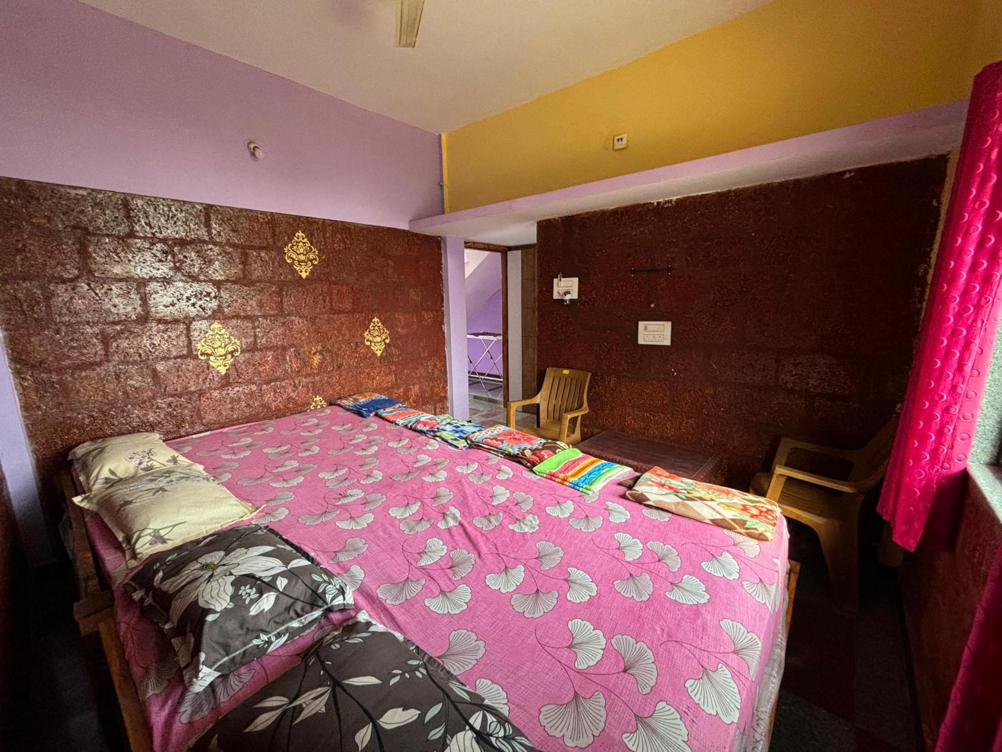 Dandeli Nakadi Home Stay Luaran gambar